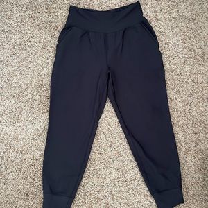 Old Navy high waisted power soft joggers for women w/ side pockets.